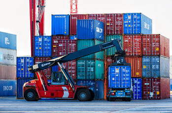 О росте спроса на контейнерные перевозки в мире и новых возможностях для России