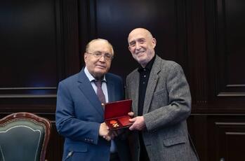Директору ИКСИ профессору Олегу Самуиловичу Виханскому вручен орден Александра Невского